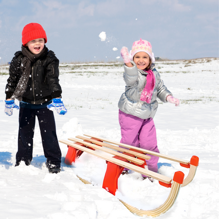 SKŁADANE DREWNIANE SANKI CZERWONE (uchwyt do ciągnięcia + linka) 