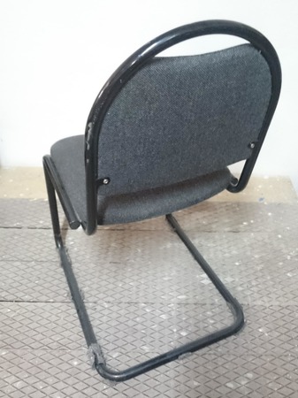 Krzesło bez podłokietników stylowe szare obicie 