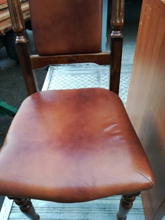 Krzesło drewniane tapicerka skórzana klasyk